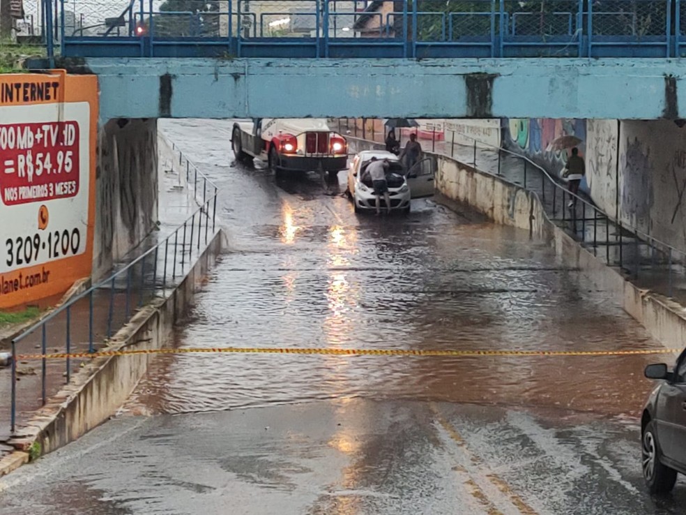 Trecho de alagamento devido às chuvas na zona urbana de Assis (SP) — Foto: Arquivo pessoal