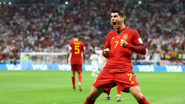 Alvaro Morata comemora o gol em Alemanha x Espanha 