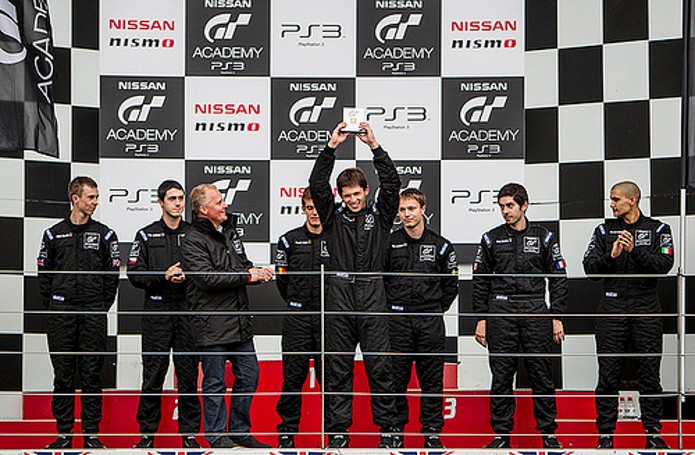 Campeonato da Nissan Academy com os jogadores de Gran Turismo (Foto: Divulgação)