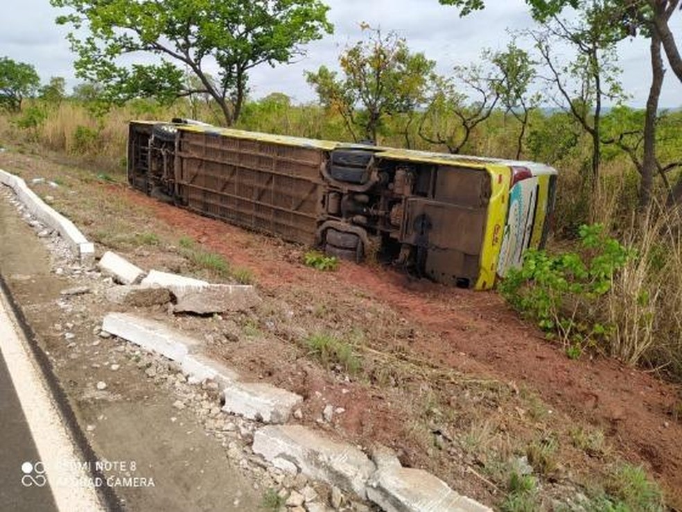 Quatro pessoas ficaram feridas em um acidente na BR-070, em General Carneiro (MT), nesta terça-feira (12) — Foto: Divulgação