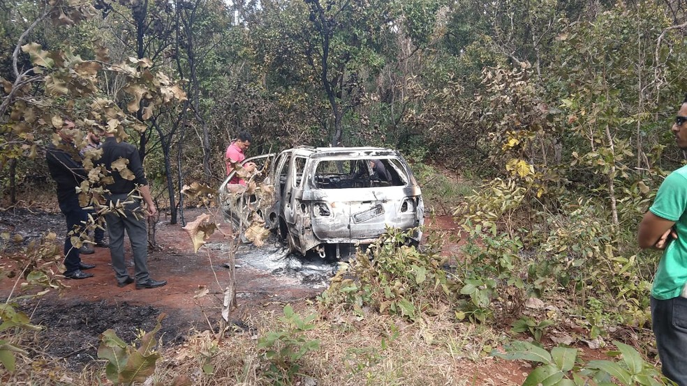 Outro carro foi encontrado na cidade e pode tamb&Atilde;&copy;m ter liga&Atilde;&sect;&Atilde;&pound;o com execu&Atilde;&sect;&Atilde;&pound;o em MS (Foto: Willer Dias/TV Morena)