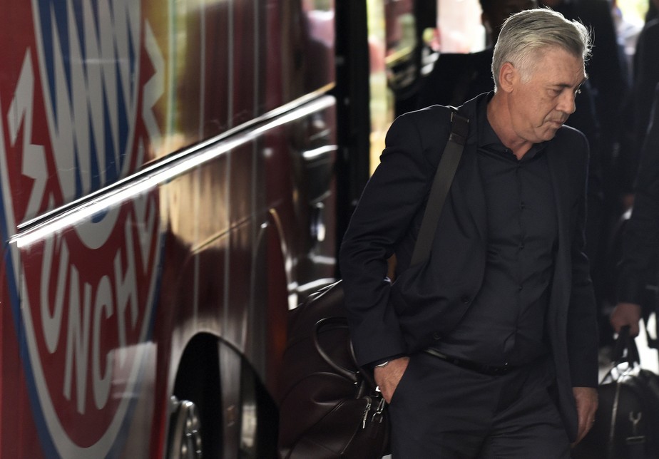 Bayern de Munique anuncia demissão do técnico Carlo Ancelotti