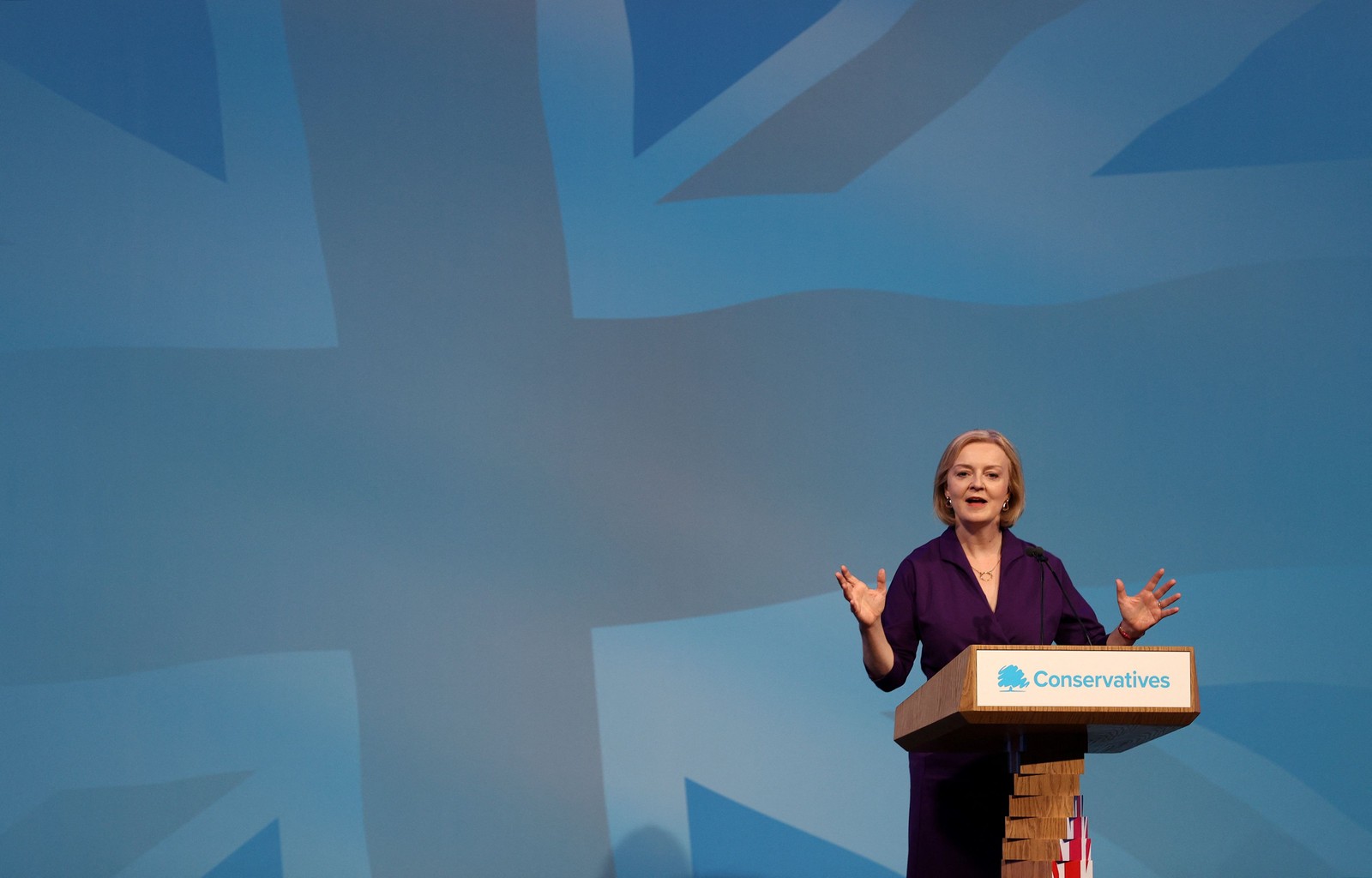 Liz Truss discursa após ser anunciada como a nova primeira-ministra do Reino Unido, em Londres — Foto: ADRIAN DENNIS / AFP