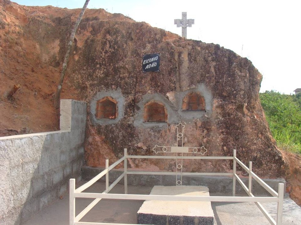 Outro tÃºmulo histÃ³rico do municÃ­pio Ã© o TÃºmulo do Escravo AdÃ£o â Foto: DivulgaÃ§Ã£o/Prefeitura Municipal de Formiga
