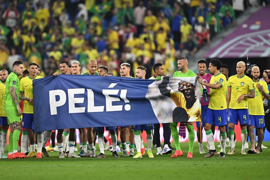 Jogadores do Brasil fazem homenagem a Pelé: confusão sobre o estado de saúde do Rei