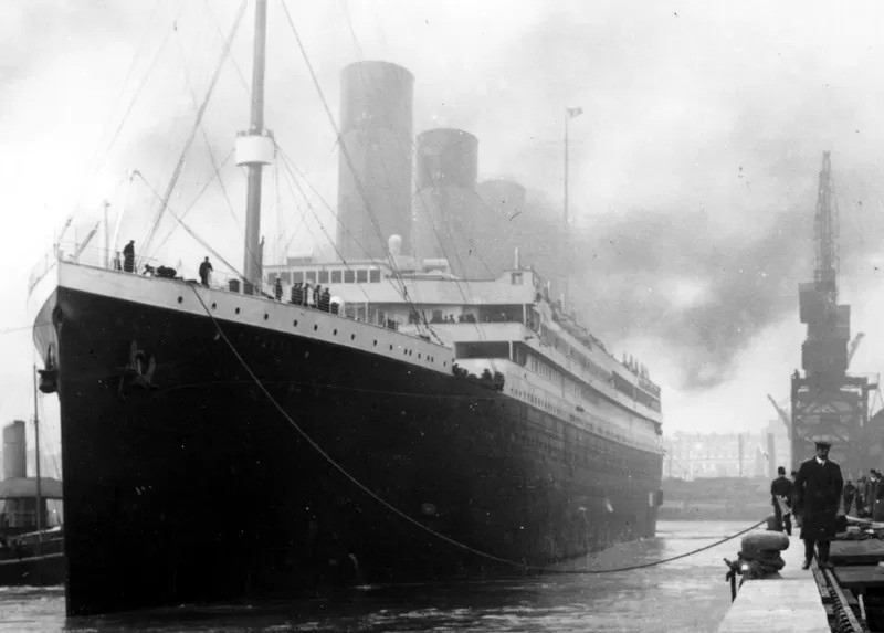 O Titanic partiu em sua viagem inaugural de Southampton ao meio-dia em 10 de abril de 1912 (Foto: Getty Images via BBC News)
