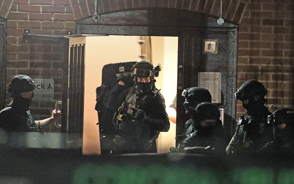Polícia britânica é acionada após ataque com faca em Reading — Foto: Steve Parsons/PA via AP