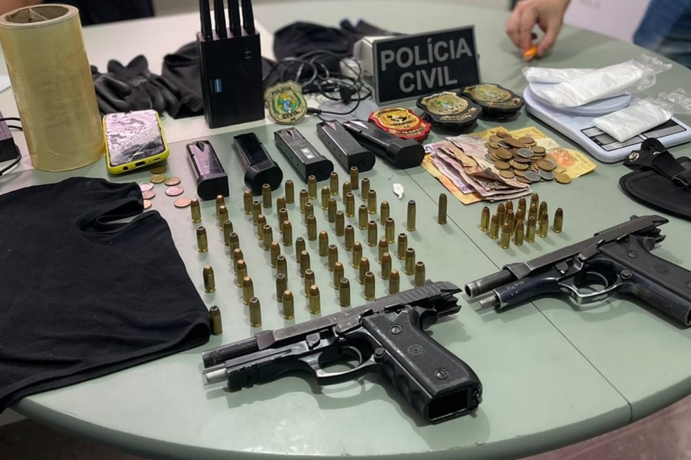 Material ilícito foi apreendido com dupla presa em Quixadá, no Ceará. — Foto: Polícia Civil/Reprodução