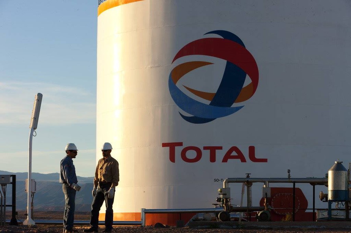 Тотал. Тотал компания Франция. Французская нефтяная компания total. Нефтегазовая Корпорация total. Заводы Франции total.