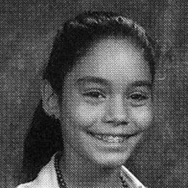 Na adolescência, Vanessa Hudgens também precisou de um aparelho para chegar ao belo sorriso atual (Foto: Reprodução/Yearbook)