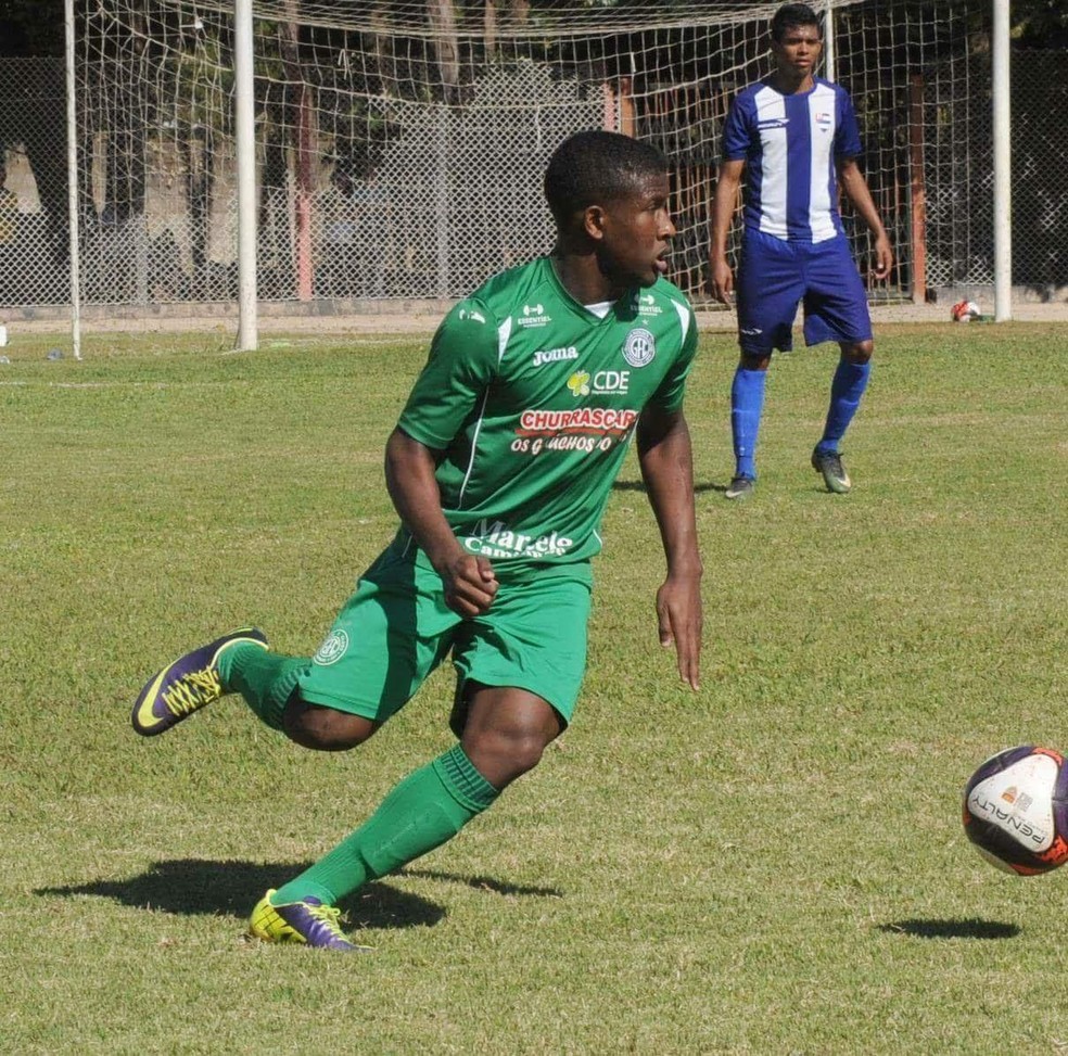 Elias reencontra ex-clube em partida da Série B