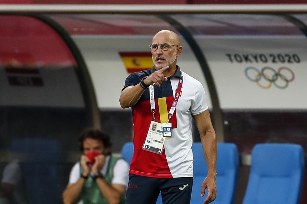Luis de la Fuente Castillo é o técnico da seleção da Espanha nas Olimpíadas — Foto: Ayman Aref/NurPhoto via Getty Images