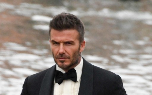 David Beckham Aparece De Smoking Em Barco E E Comparado A James Bond Gq Noticias