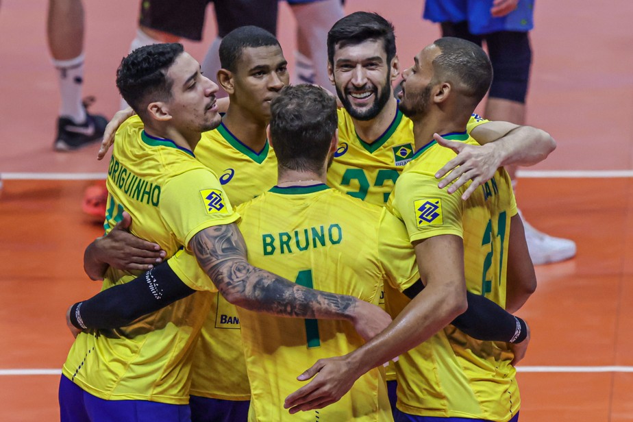 Brasil tem dificuldades, mas vence a Eslov&Atilde;&ordf;nia, e conquista segunda vit&Atilde;&sup3;ria  na Liga das Na&Atilde;&sect;&Atilde;&micro;es | volei | ge
