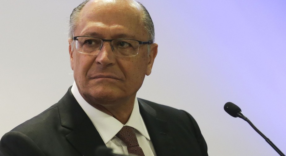 Alckmin sinaliza interesse em compor chapa com Lula