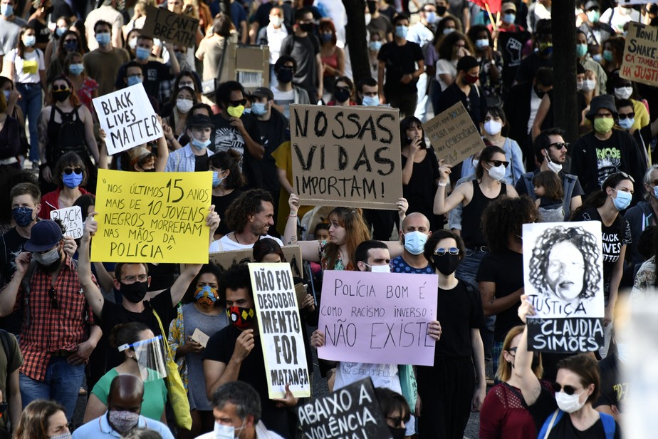 Protesto contra o racismo e a violência policial em Lisboa em maio de 2020; em quatro anos, denúncias formalizadas de discriminação contra brasileiros cresceram 433%