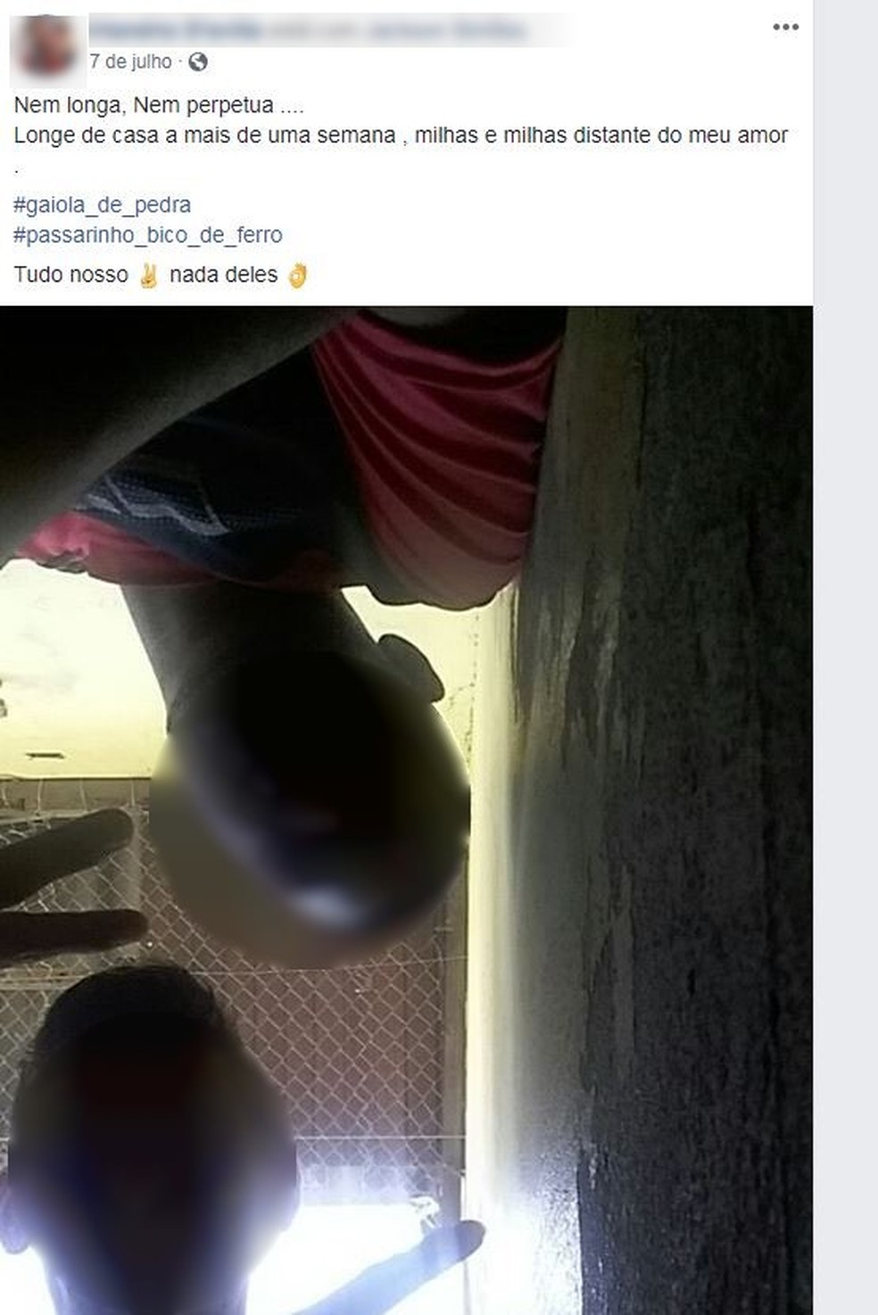 Em outro post, detento cita parte de música e marca colega durante o banho de sol (Foto: Reprodução/Facebook)