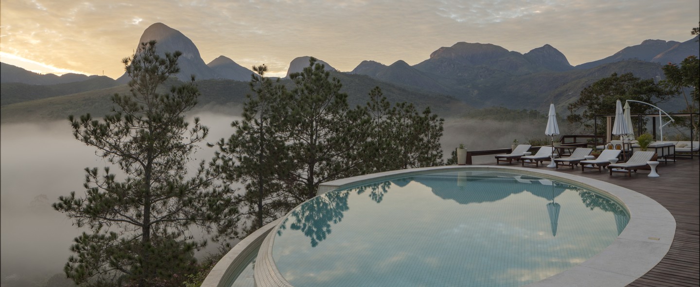 Casa Tem Piscina Com Borda Infinita Com Vista De Tirar O Folego No Rj Casa Vogue Casas