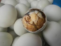Balut: o ovo de pato fecundado é consumido nas Filipinas (Foto: Wikimedia Commons)