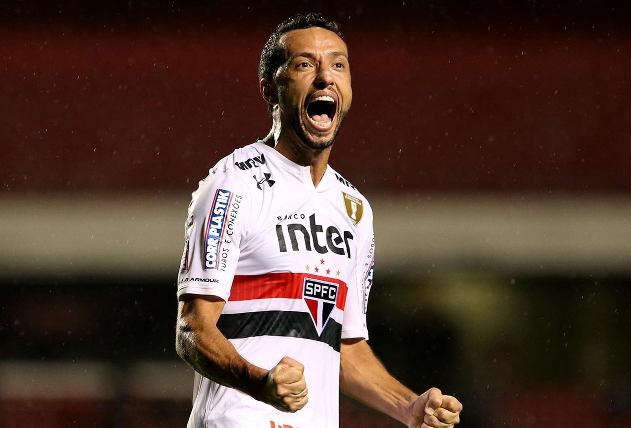Mesmo com rodízio, Nenê é o único em atuar todas as partidas com Aguirre