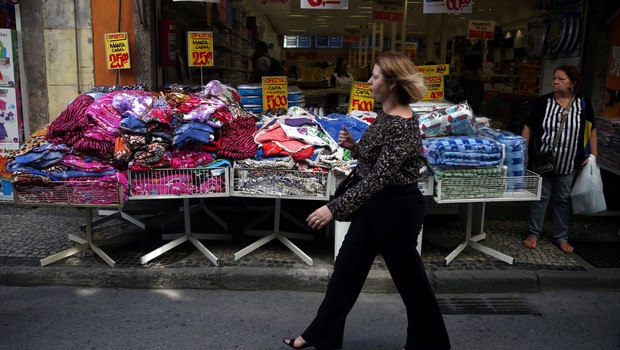 economia - varejo - consumo - confiança - comércio - roupas - vendas  (Foto: Pilar Olivares/Reuters)