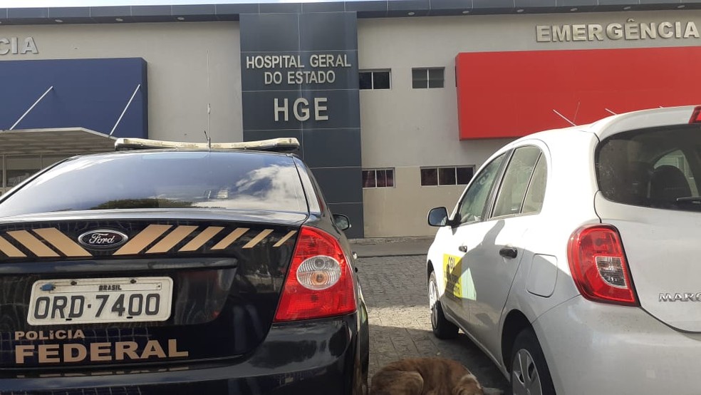 Polícia Federal e CHGU cumprem mandados no Hospital Geral do Estado (HGE) — Foto: Heliana Gonçalves/TV Gazeta