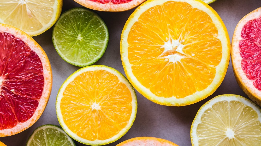 Acerola tem mais vitamina C que outras frutas.