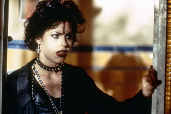 A atriz Fairuza Balk em cena de Jovens Bruxas (1996) (Foto: Reprodução)