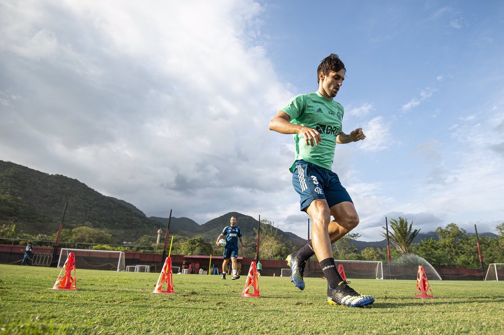 Rodrigo Caio está recuperado de lesão muscular na coxa — Foto: Alexandre Vidal / CRF