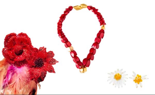 Flores eternas: Broche - Be D’Vine, colar - Annaka (R$ 975) e brincos GLA (R$ 350) (Foto: Divulgação)