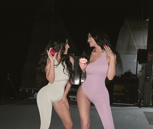 Kim Kardashian e Kylie Jenner (Foto: Reprodução Instagram)