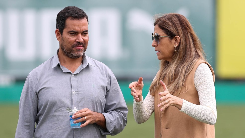 João Paulo Sampaio e Leila Pereira, na Academia do Palmeiras — Foto: Cesar Greco / Palmeiras