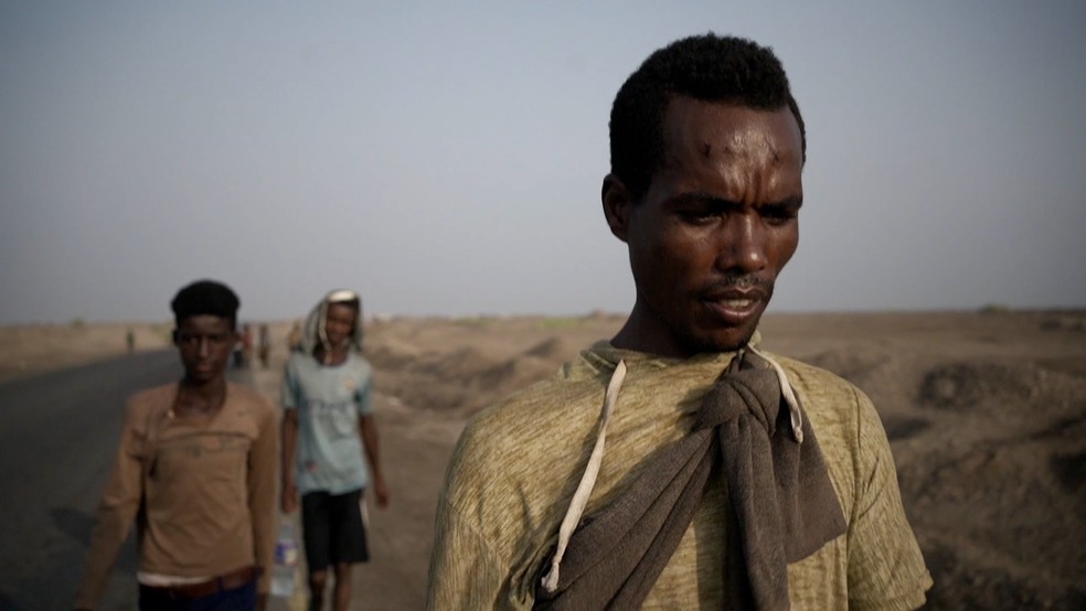 Imigrantes viajam da África para a Península Arábica — Foto: BBC