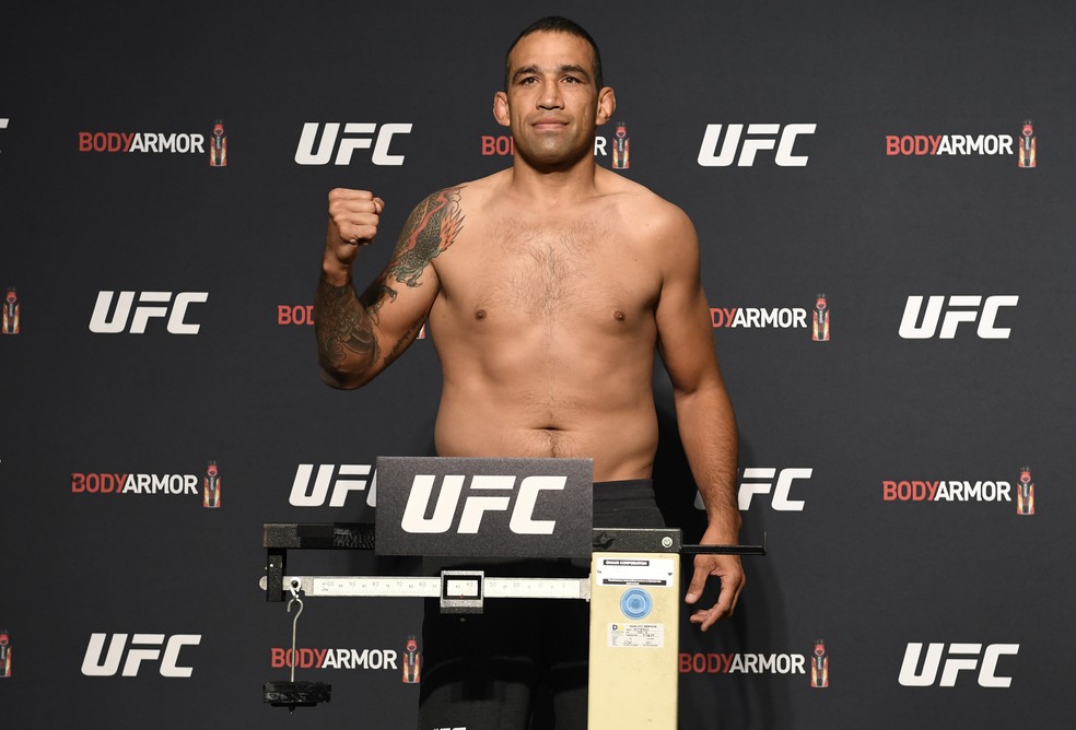 Fabricio Werdum na pesagem do UFC 249 — Foto: Getty Images