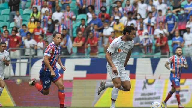 Fred e Rodriguinho em ação no jogo entre Bahia e Fluminense