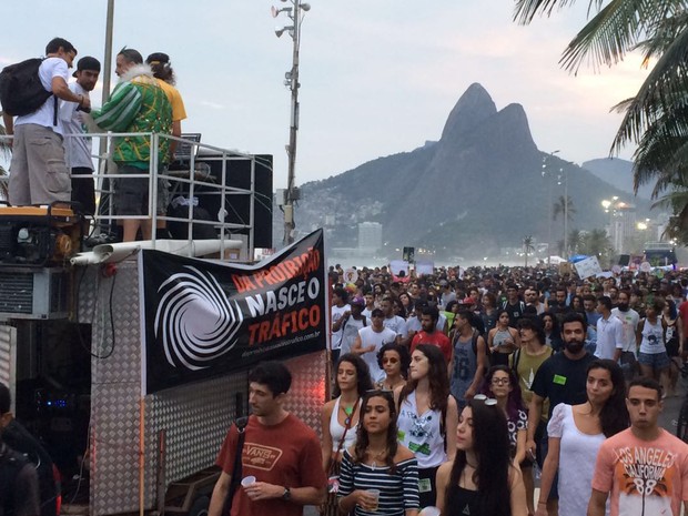 Marcha da Maconha reÃºne multidÃ£o na Zona Sul do Rio (Foto: Henrique Coelho/G1)