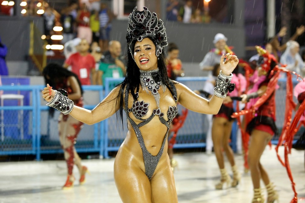 Aline Silveira, musa da Alegria da Zona Sul &acirc;?? Foto: Marcos Serra Lima/G1