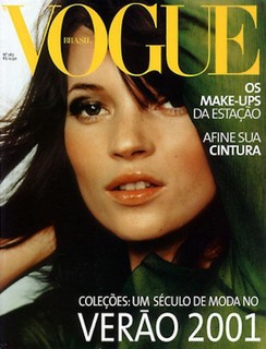Agosto 2000: Kate Moss fotografada por Mario Testino