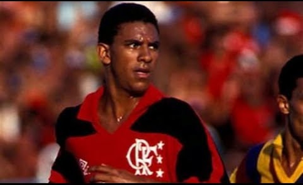 Djalminha marcou o gol 4 mil do Flamengo em estaduais. Quem marcar&aacute; o 5 mil? &mdash; Foto: Reprodu&ccedil;&atilde;o / You Tube