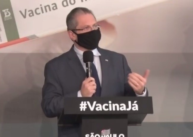 O Secretário de Estado da Saúde, Jean Gorinchteyn, fala de novas medidas contra a covid-19 (Foto: Reprodução/Secretaria de Comunicação do Estado de São Paulo)