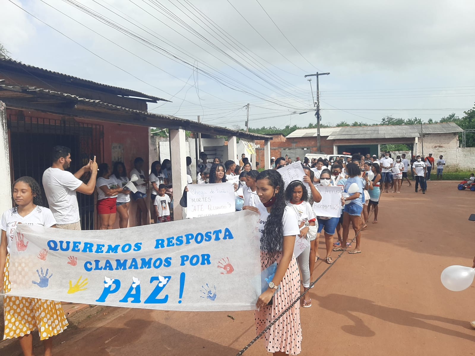 Após homicídios, moradores do Parque Jair em São José de Ribamar fazem manifestação pedindo segurança e justiça