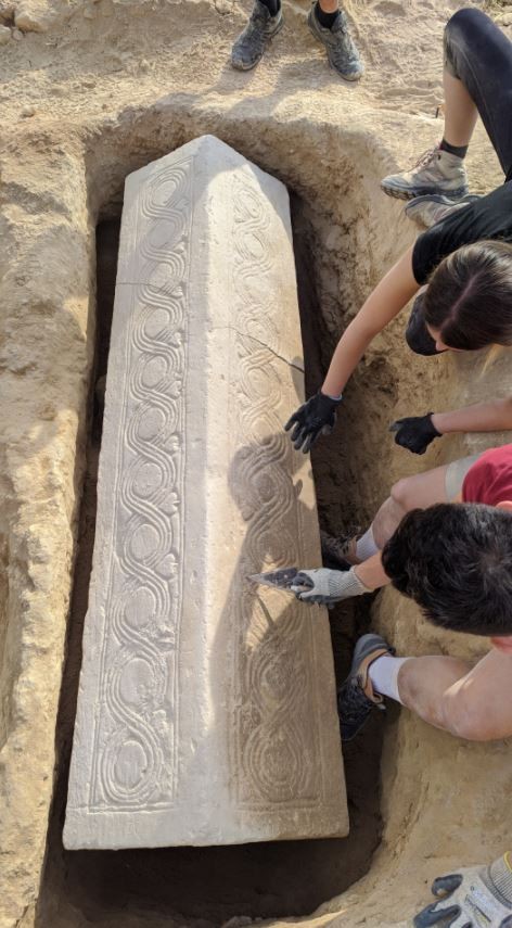 O caixão estava muito bem preservado e data do século 6 a 7 d.C. (Foto: Universidade de Murcia)