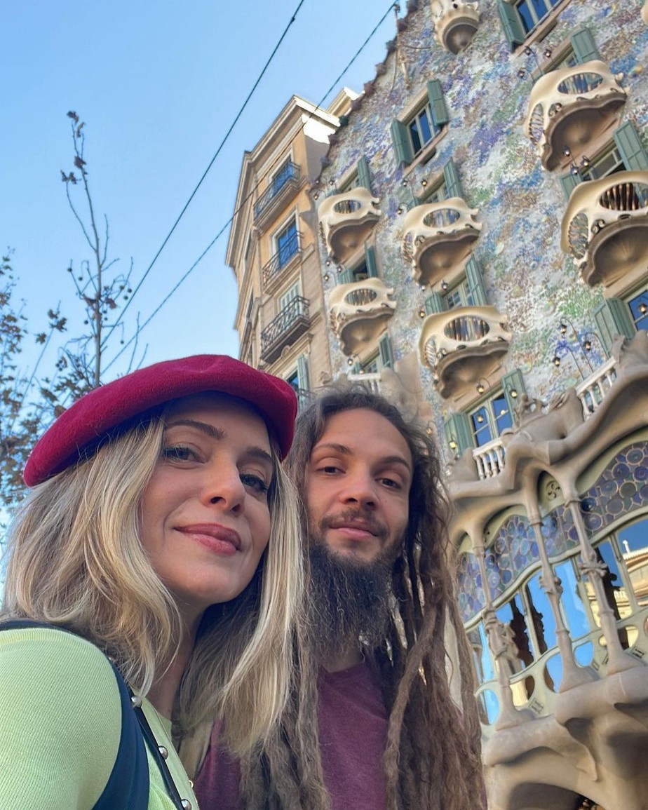 Leticia Spiller mostra detalhes de passeio na Espanha com namorado