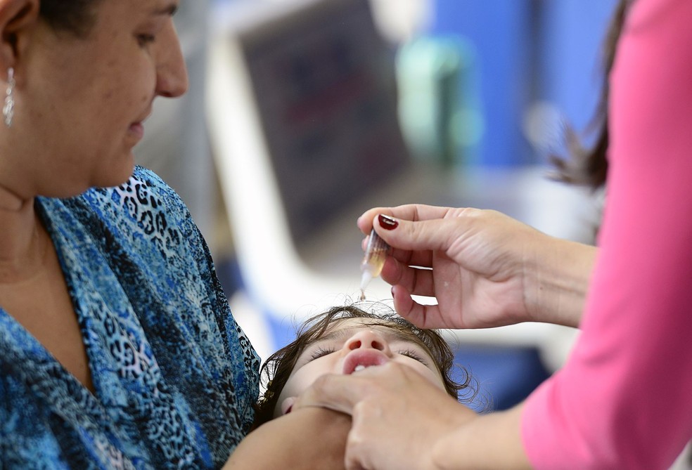 Ceará vacina crianças de 1 a 4 anos contra a paralisia infantil (poliomielite). — Foto: Gilson Machado