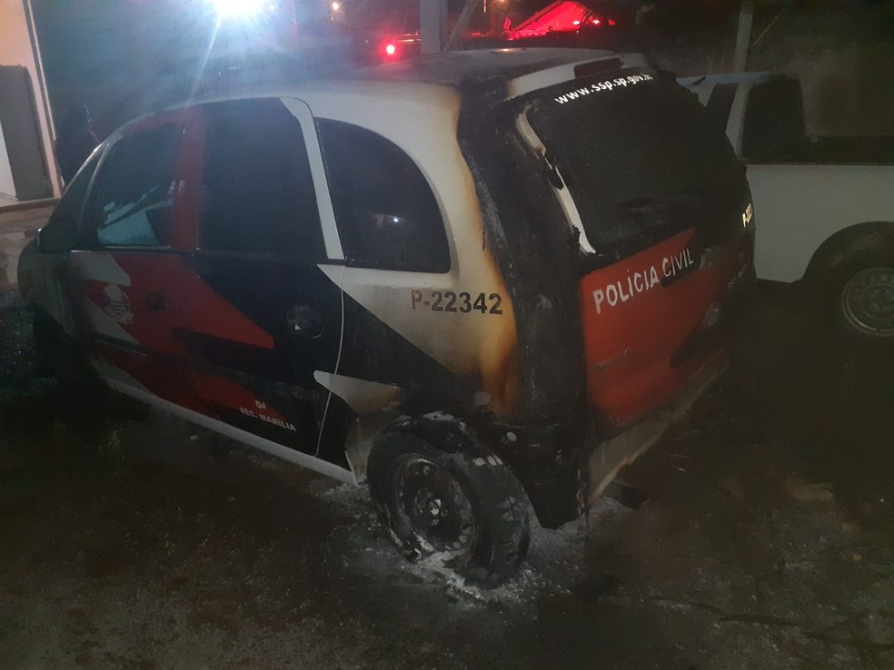 Polícia prende dupla suspeita de incendiar viatura dentro de delegacia de Álvaro de Carvalho — Foto: Polícia Civil/Divulgação