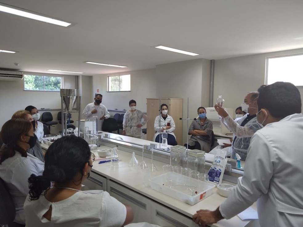 Profissionais de saúde em treinamento na FarmaUfopa — Foto: Divuçgação/ Isco Ufopa