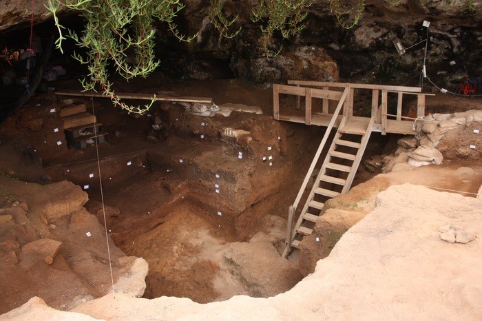 Entrada da caverna Contrebandiers, no Marrocos (Foto: Contrebandiers Project, 2009)