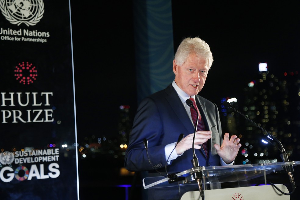 Bill Clinton durante o evento de premiação do Hult Prize e Dinner 2018 na sede da ONU, em Nova York — Foto: Jason DeCrow/Hult Prize Foundation via AP Images