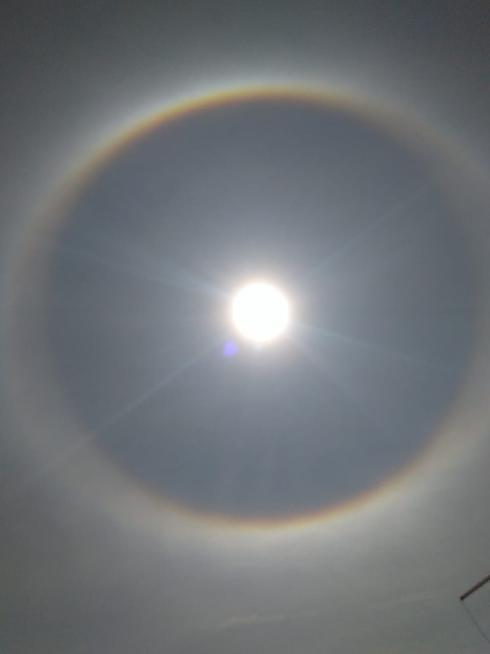 'Halo solar' em Coronel Macedo (SP) — Foto: Josué Aparecido/Arquivo Pessoal