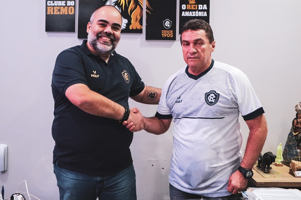 Presidente Fábio Bentes ao lado de João Galvão, novo coordenador de futebol do Remo — Foto: Samara Miranda/Ascom Remo